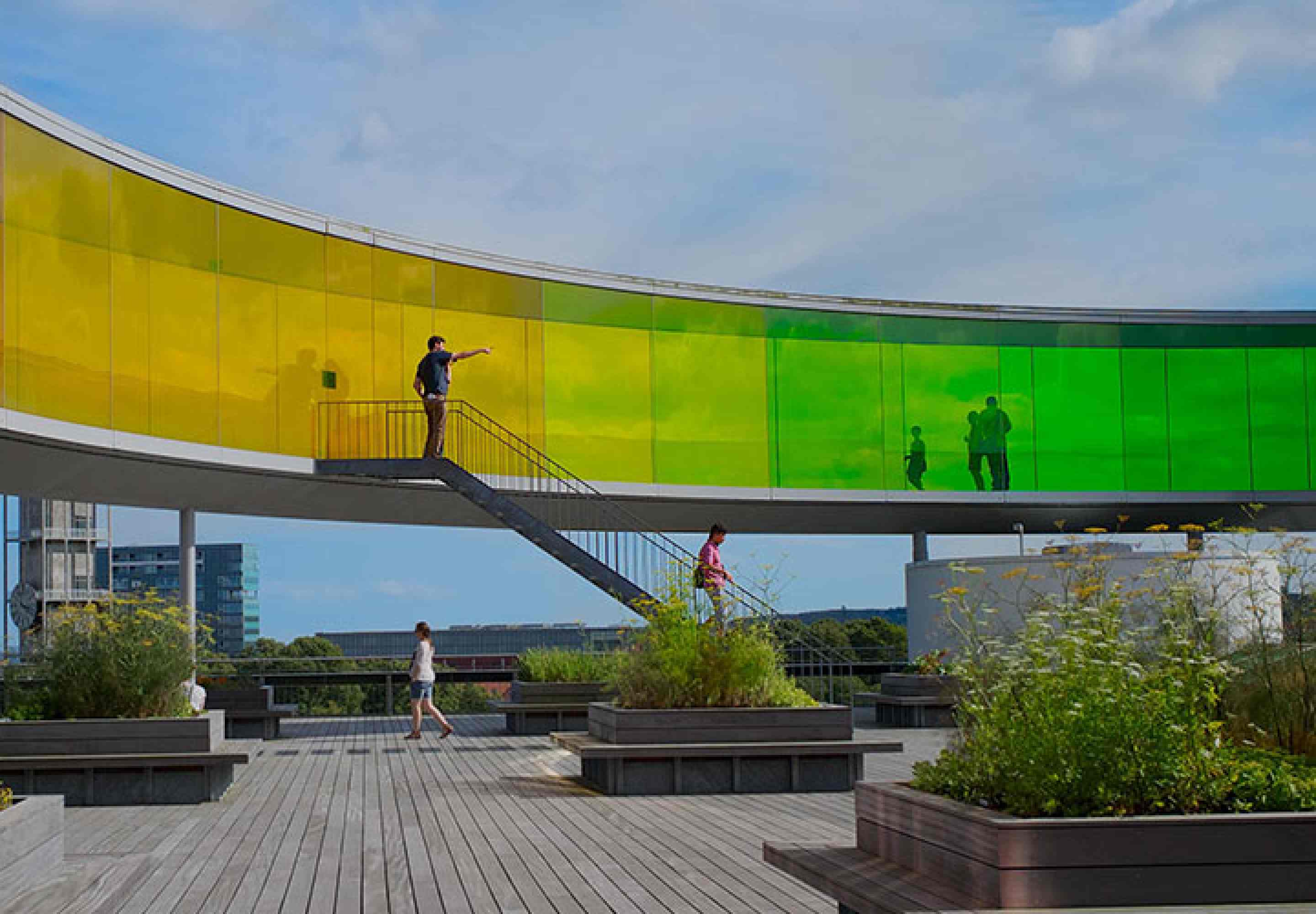 Bridge the gaps in your cloud journey with software-defined solutions 2880x2000