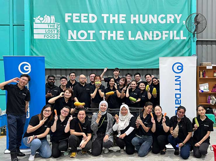 NTT DATA employees in Malaysia help to “rescue” food supplies in collaboration with The Lost Food Project